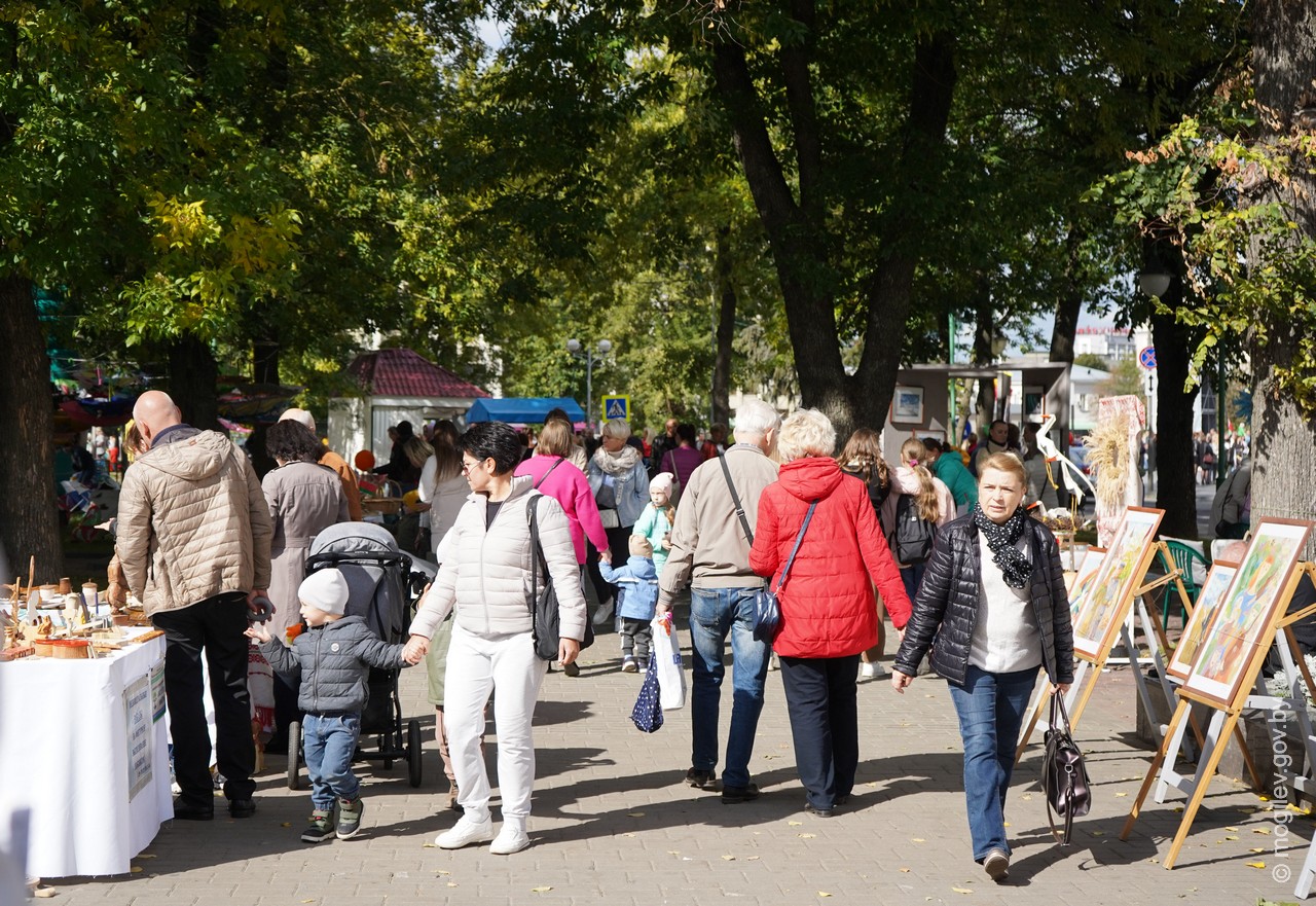 Площадка выставка. Комсомольский сквер (Могилёв). Могилев фото.